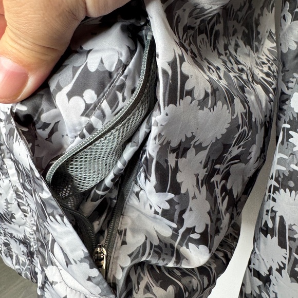 Lands' End Floral Full Zipper Windbreaker Grey - Picture 8 of 12